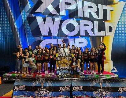 Porristas de Monclova triunfan en competencia internacional en Cancún