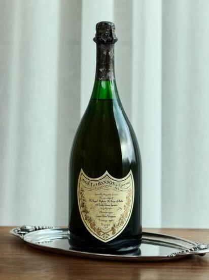 Subastan botella Dom Pérignon de la boda de Lady Di y Carlos