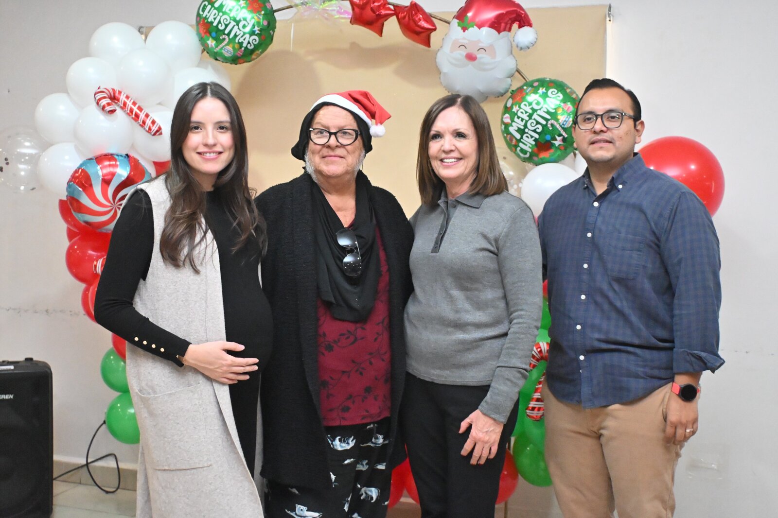 región: La alcaldesa Sari Pérez convivió con las y los beneficiarios en una fiesta que fortaleció la unión y la solidaridad comunitaria