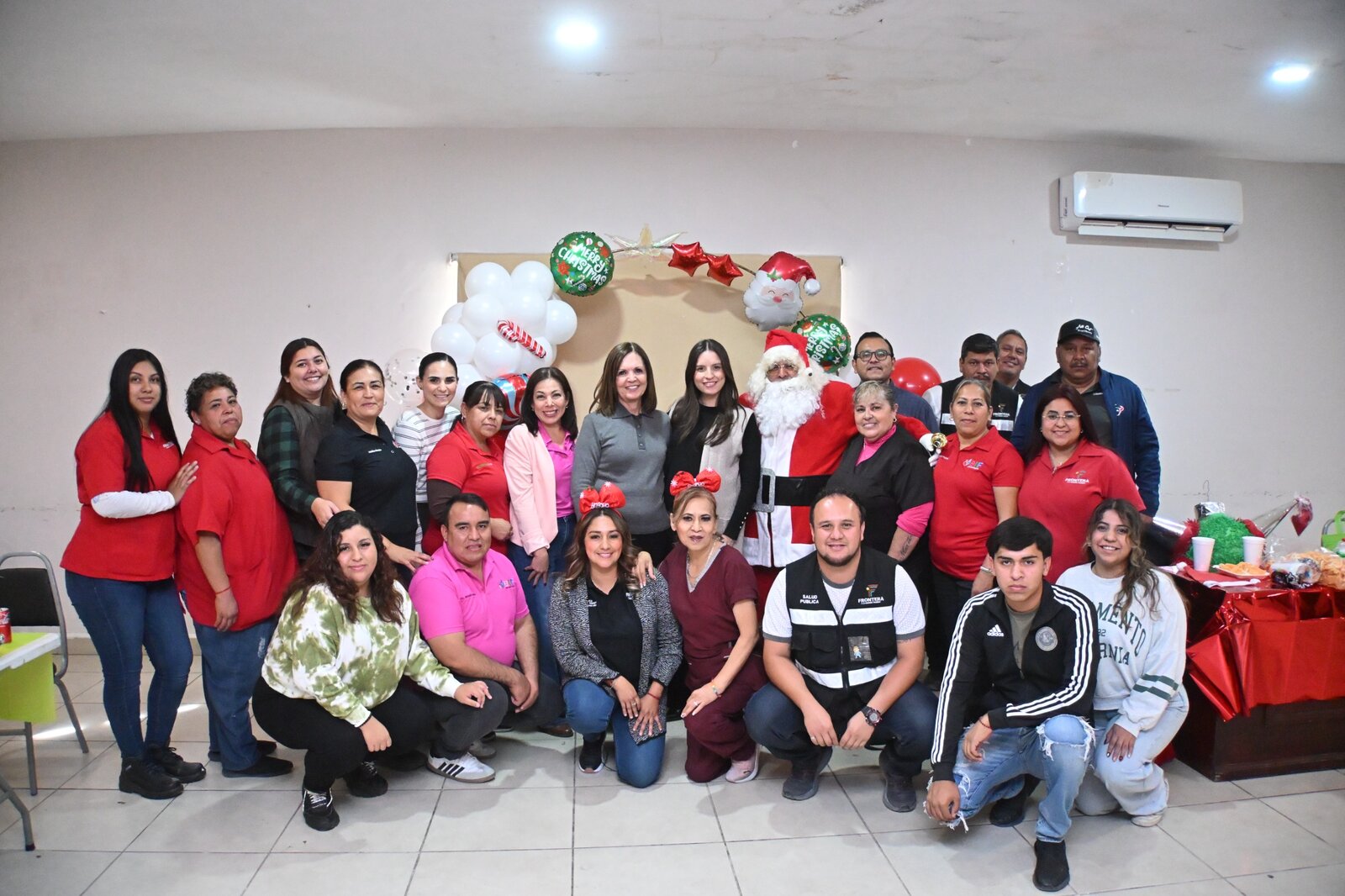 región: La alcaldesa Sari Pérez convivió con las y los beneficiarios en una fiesta que fortaleció la unión y la solidaridad comunitaria