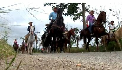Ejido Morelos celebra 87 años con rodeo y cabalgata