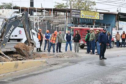 Sari Pérez vigila correcta ejecución en una obra de drenaje