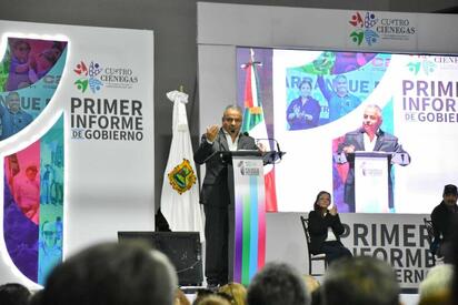 Víctor Leija presenta informe en Cuatro Ciénegas 