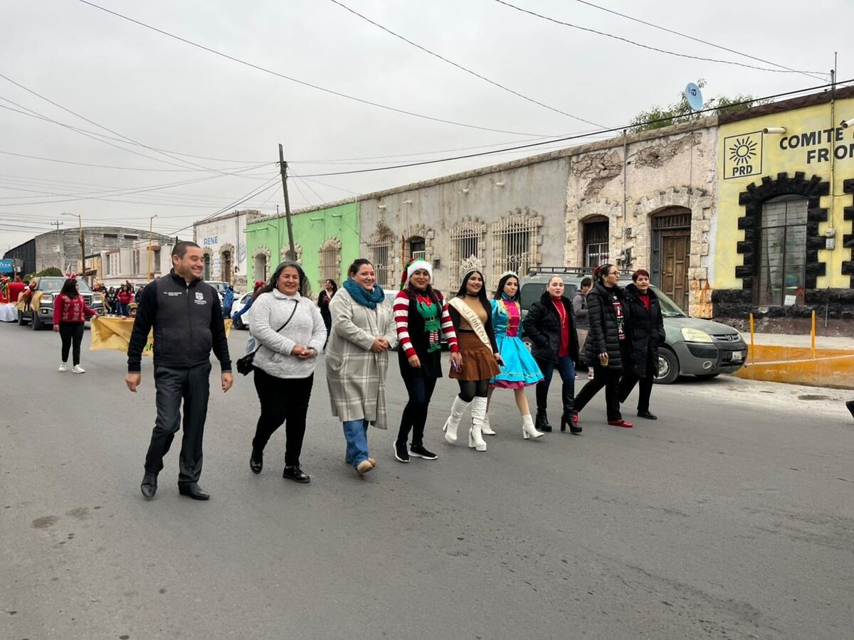  Desfile Navideño: La magia estuvo presente en el recorrido que hizo las delicias de chicos y grandes