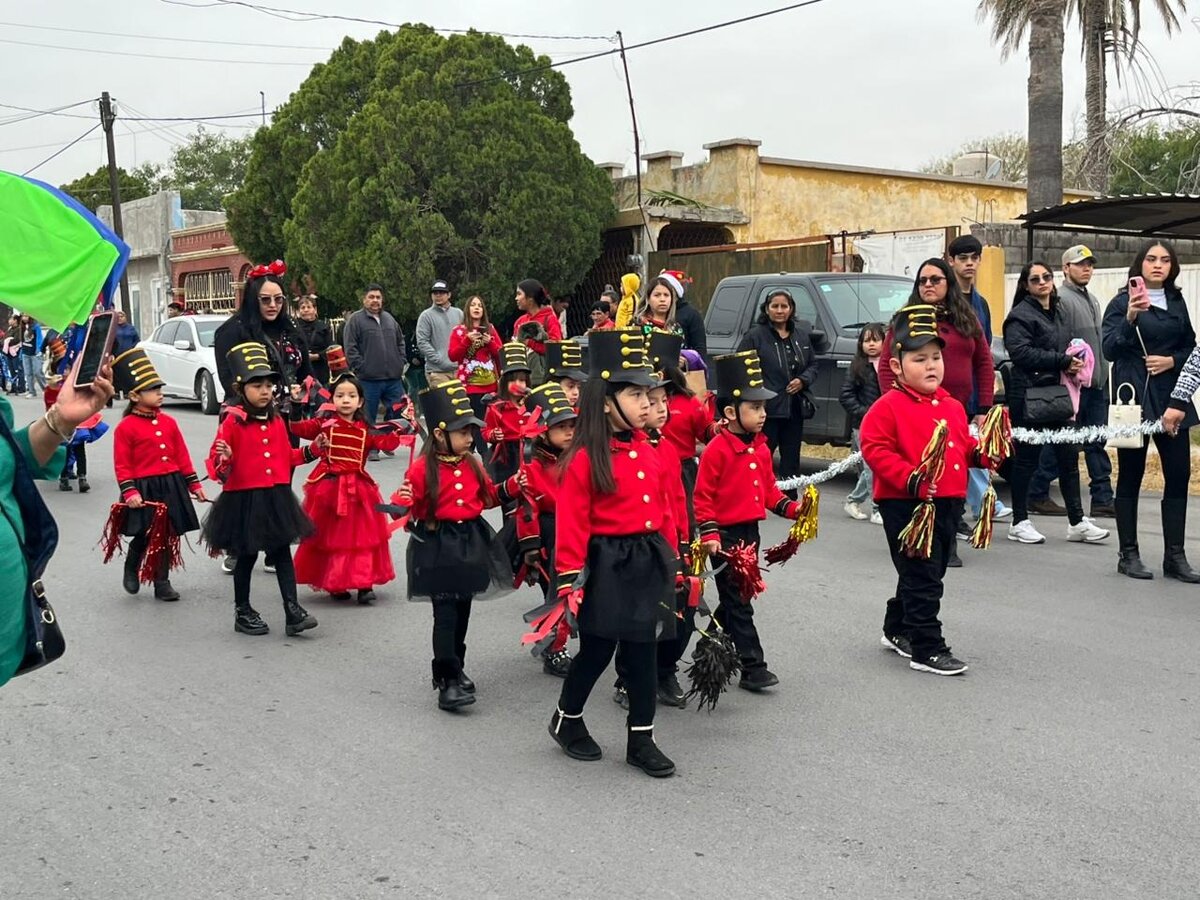  Desfile Navideño: La magia estuvo presente en el recorrido que hizo las delicias de chicos y grandes