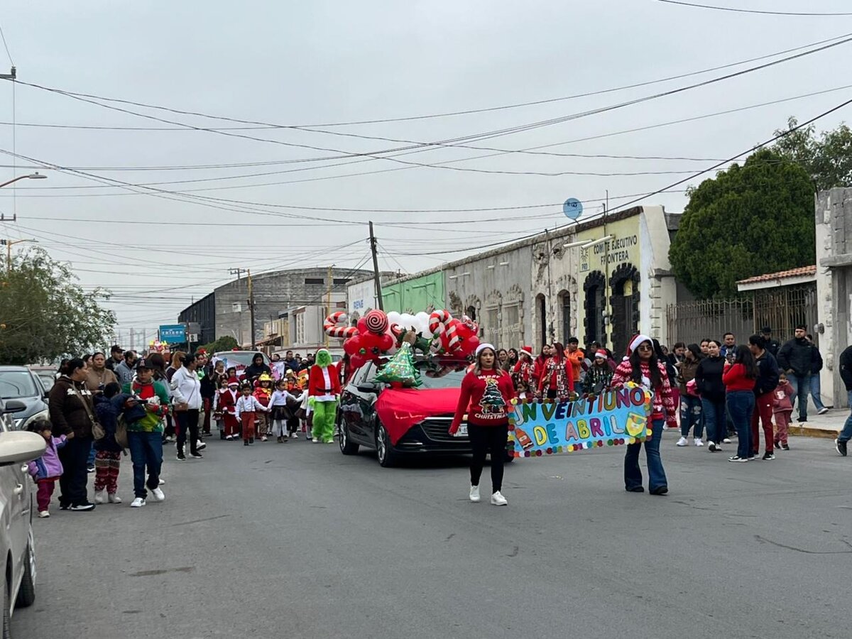  Desfile Navideño: La magia estuvo presente en el recorrido que hizo las delicias de chicos y grandes
