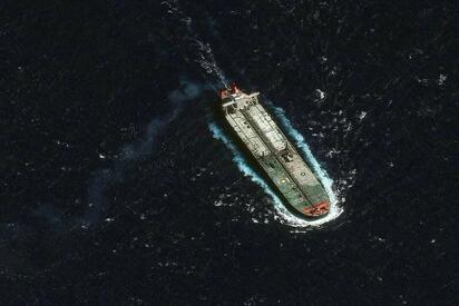 Venezuela ordena a su Armada escoltar buques petroleros ante bloqueo
