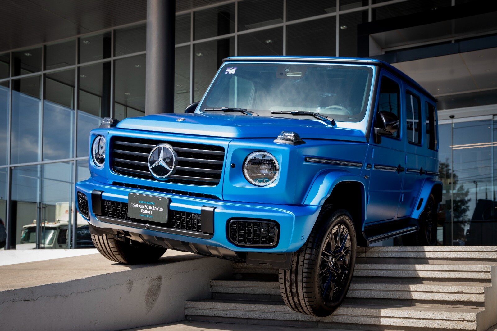 Ferrari lidera auge de supercoches; Porsche y Tesla enfrentan caídas