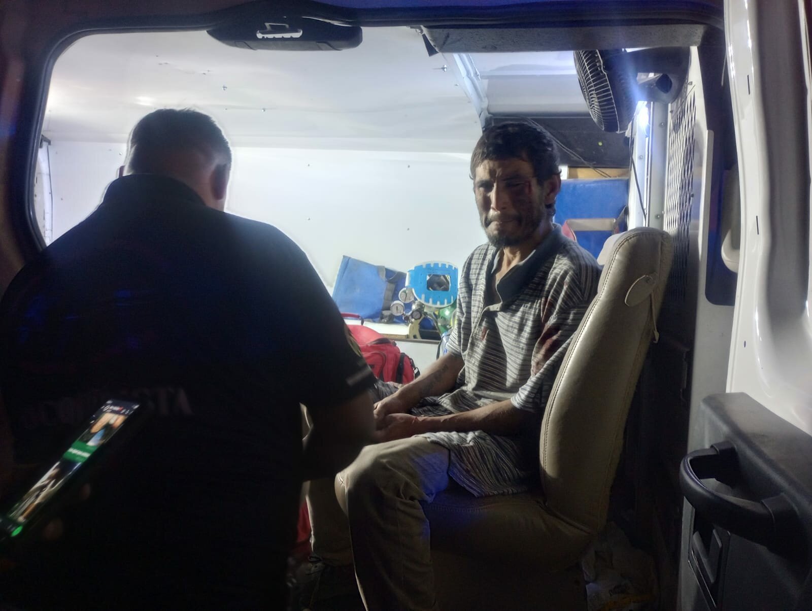 Machetean a dos hombres en la colonia 21 de Marzo