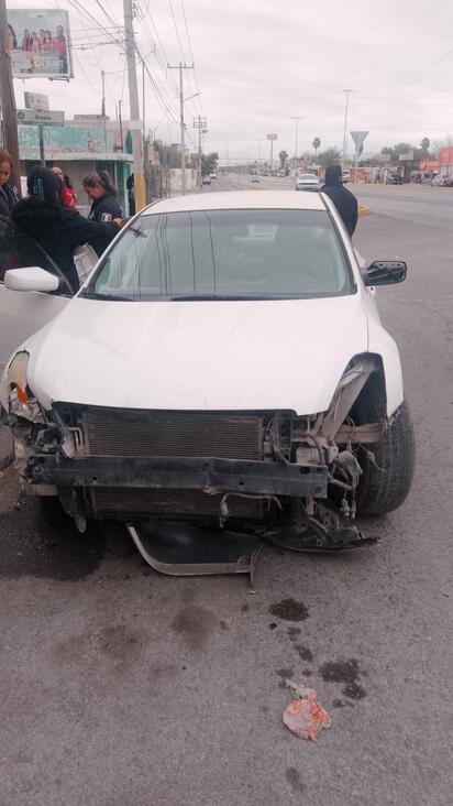 Accidente vehicular deja solo daños materiales en la colonia Chinameca