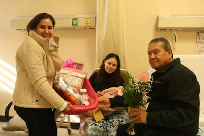 DIF y Ayuntamiento celebran primera bebé nacida en 2026