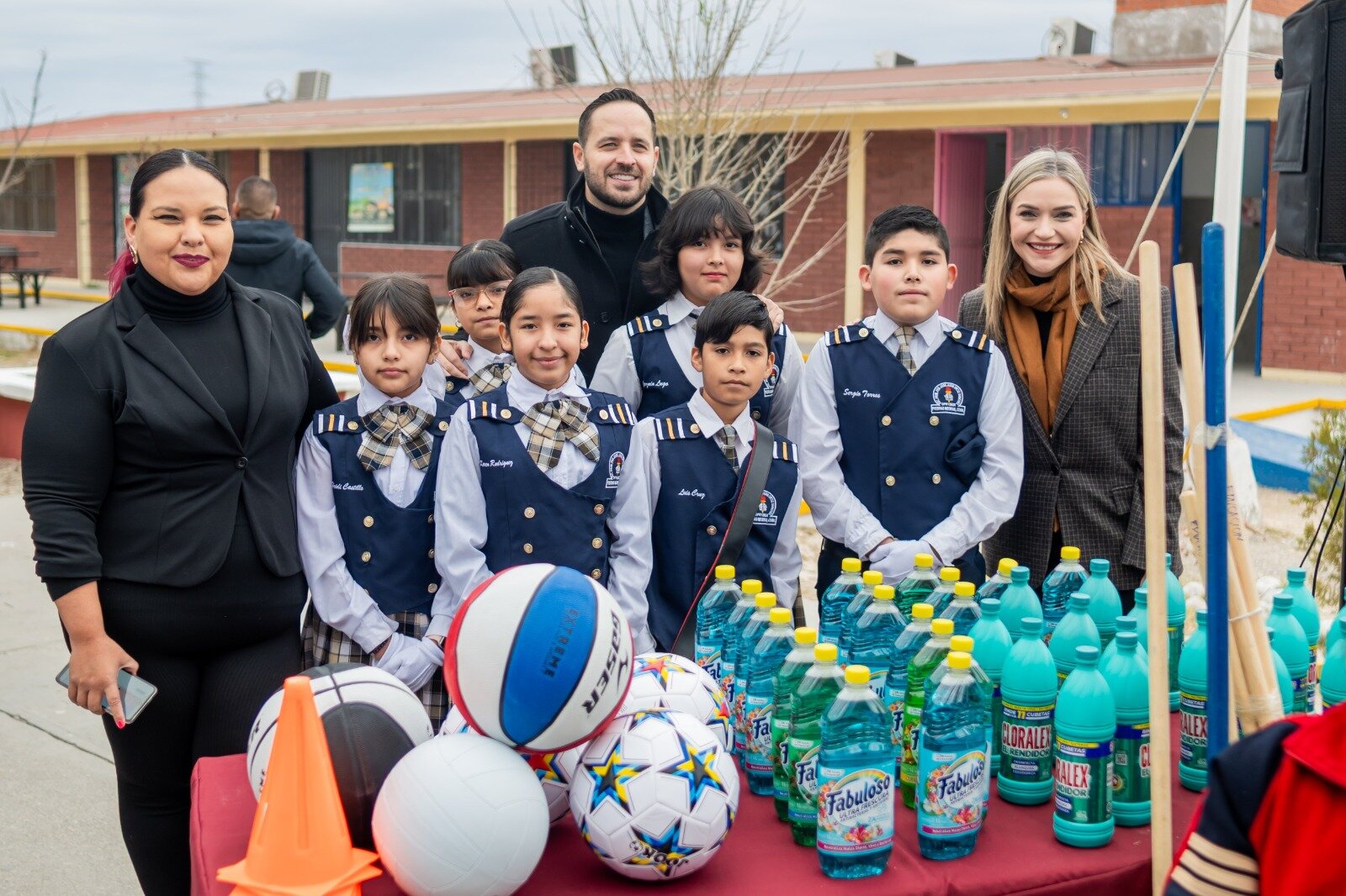 Escuela José Juan Ortiz recibe obra de techumbre y cancha