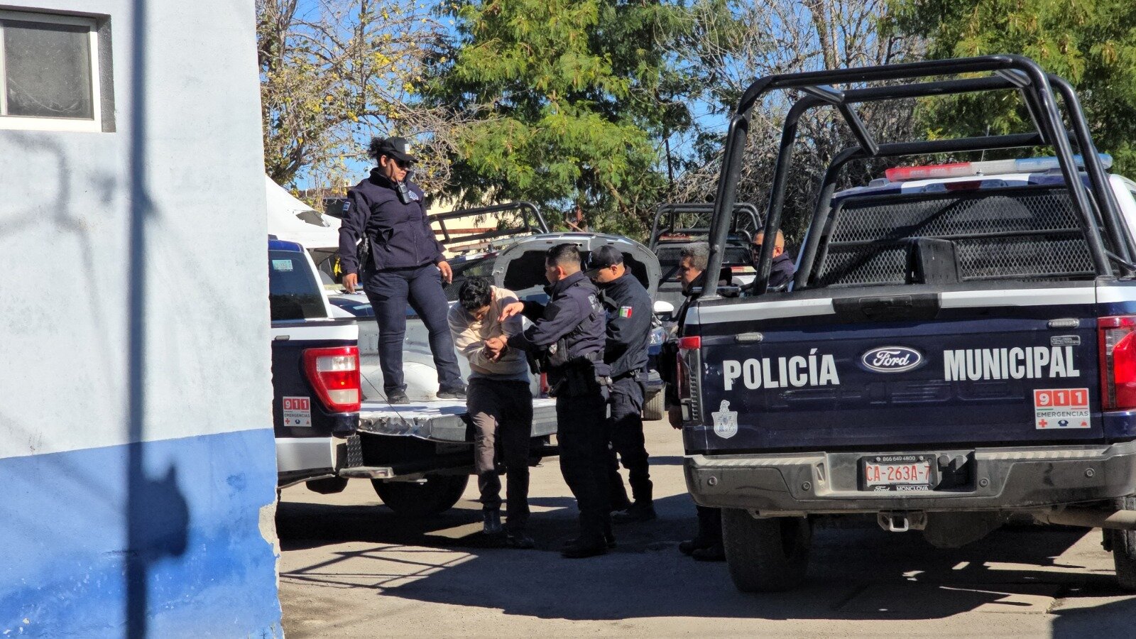 Detienen a joven por agredir a su madre en la Zona Centro de Monclova