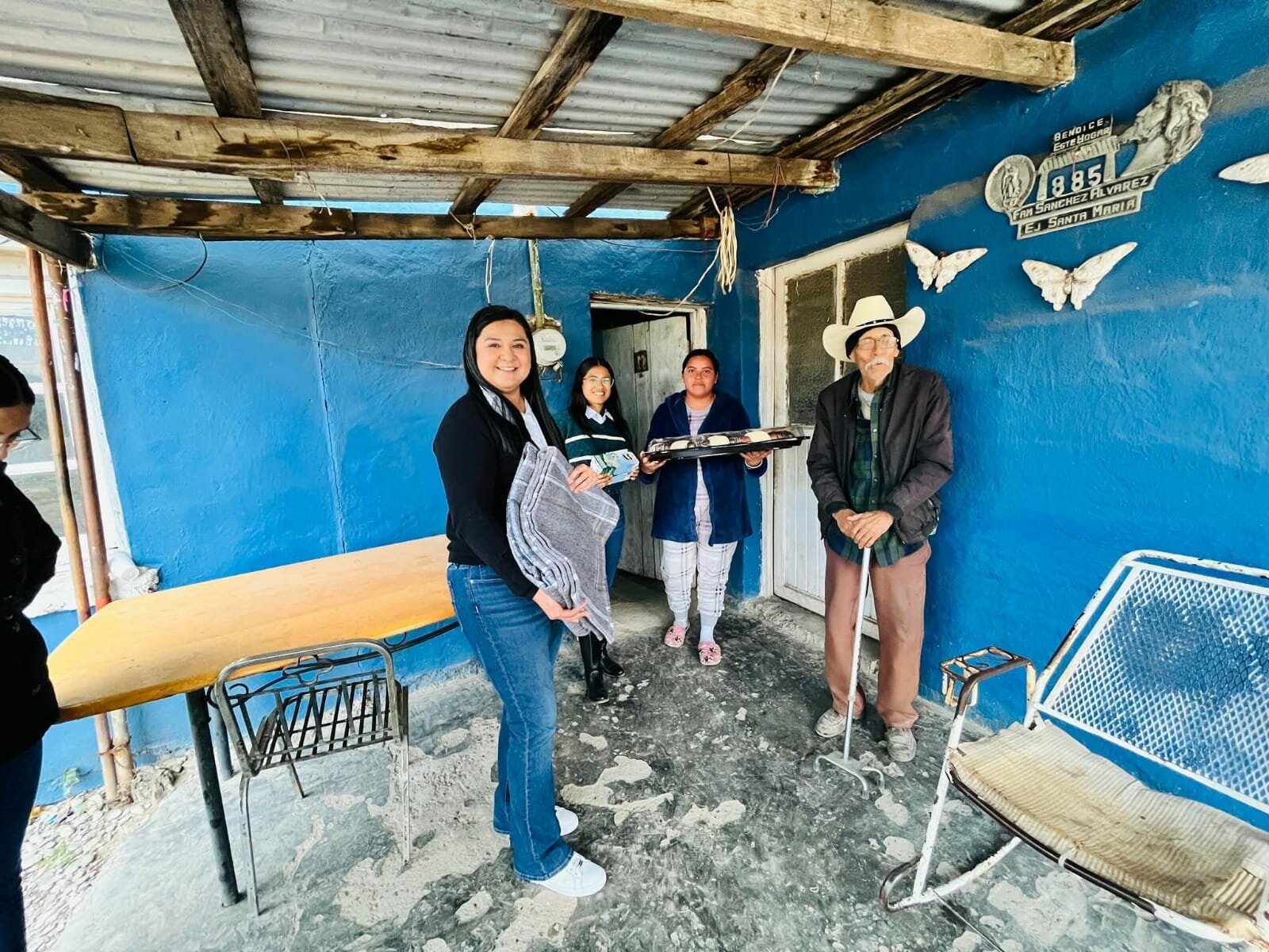 Operativo Abrigo continúa entrega de cobertores a adultos mayores en Juárez