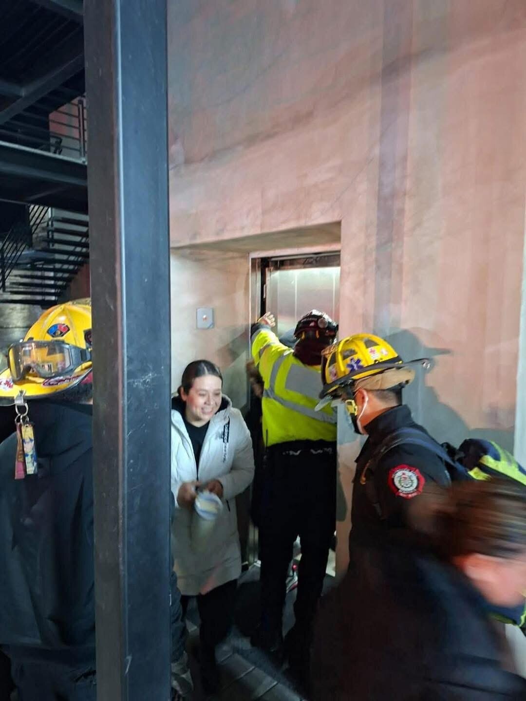 rescate : El aviso fue recibido en el sistema C4 cerca de las seis de la mañana, señalando el incidente en la plaza Punto Tec.
