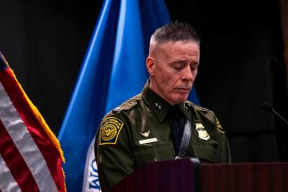 Gregory Bovino deja Minneapolis tras redadas y muertes