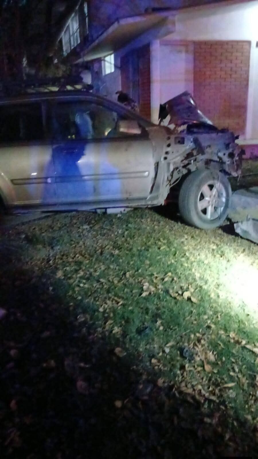 seguridad: Se incrustó en el plantel 