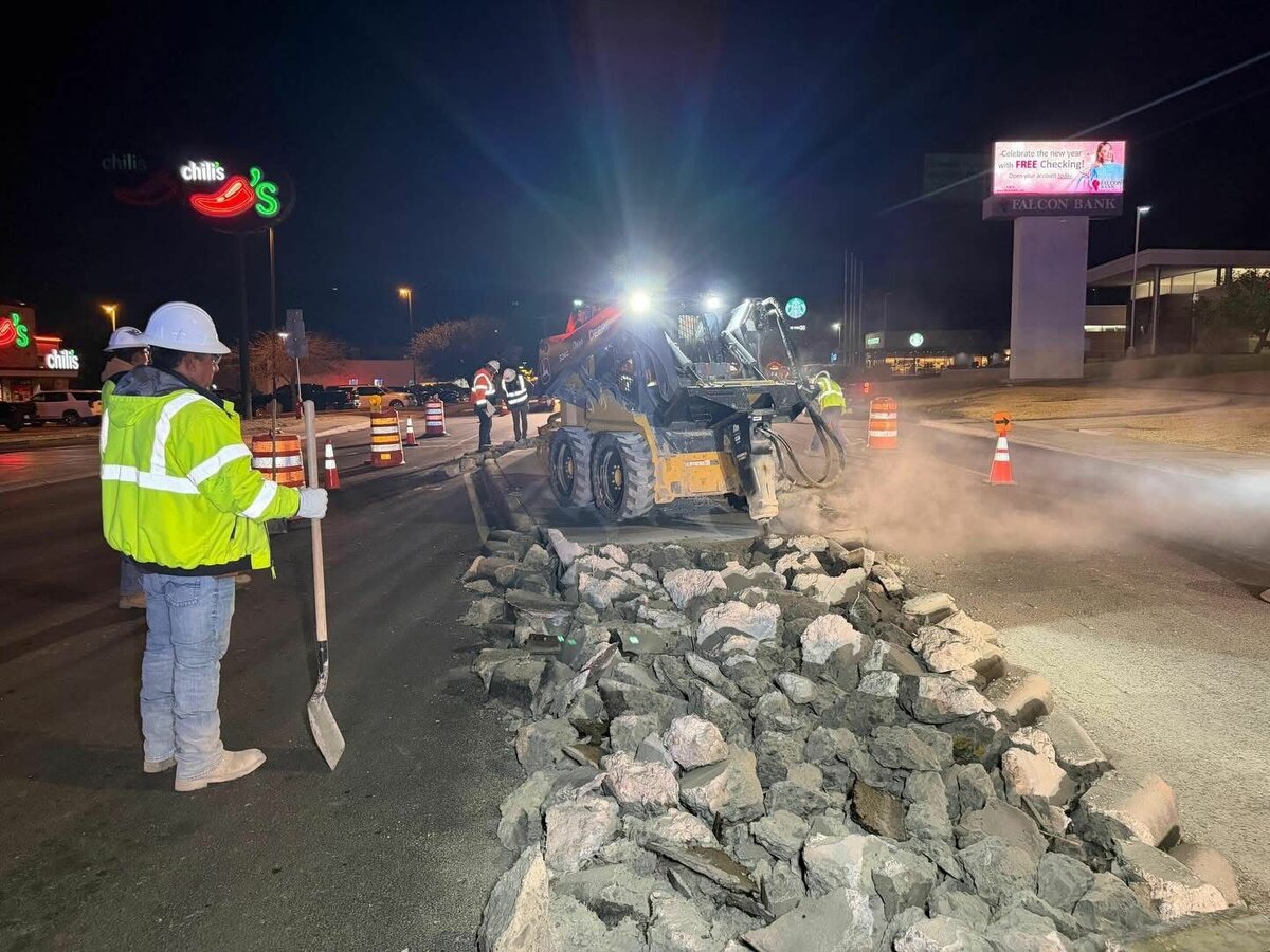 Inicia proyecto de mantenimiento vial en la Calle Bibb