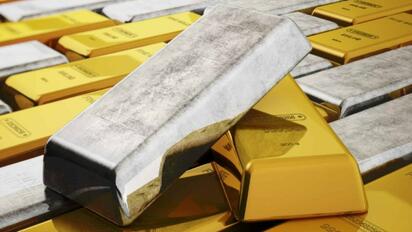 Oro y plata repuntan con fuertes ganancias este martes
