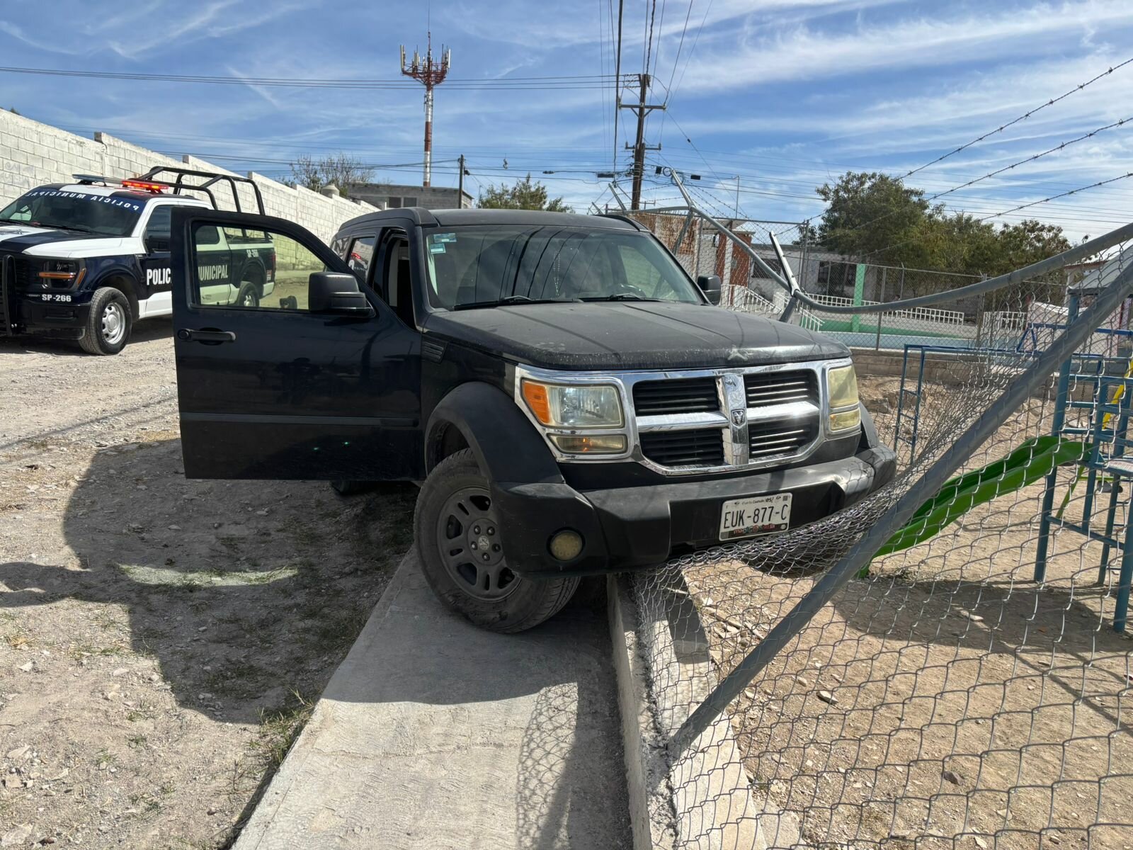 Reparan malla del kínder tras choque en colonia Guerrero