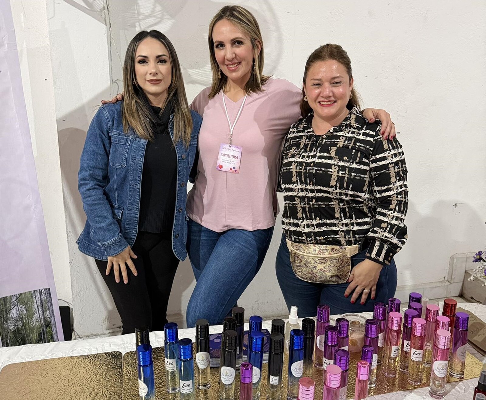 Mujeres emprendedoras de Nueva Rosita destacan talento y sororidad en primer Bazar CANACO 2026