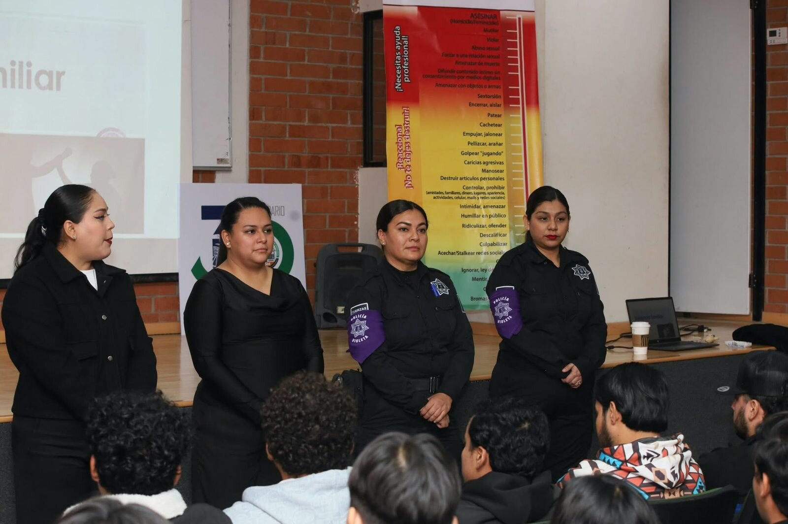 Policía Violeta
