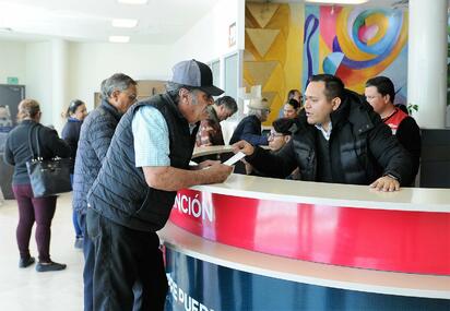 Brinda Atención Ciudadana asesoría para agilizar trámites, pagos y servicios municipales
