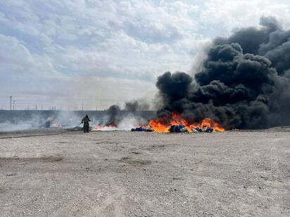 Fuego consume tarimera en Nava; no hubo lesionados