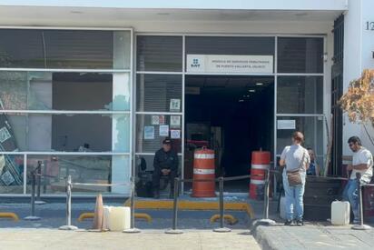 Oficinas del SAT en Puerto Vallarta siguen cerradas tras ataque del CJNG por operativo contra “El Mencho”