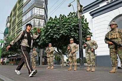 Gobierno interino de Perú decreta estado de emergencia en Lima y Callao por violencia