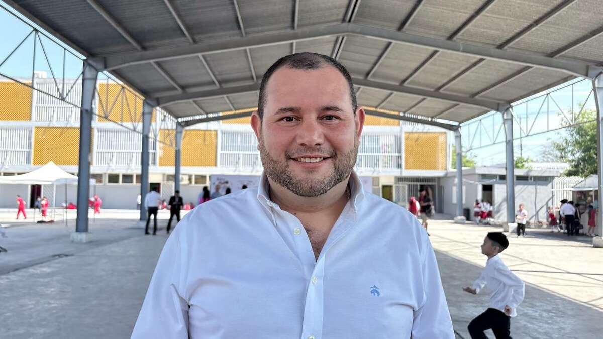  escuelas
