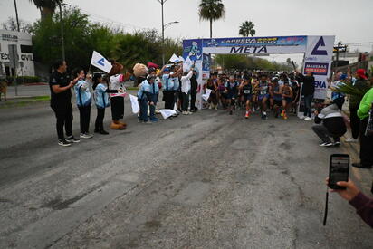 Víctor Bracamontes y Nataly Gómez ganan la Carrera Canaco 2026