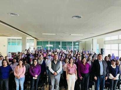 UTRC realiza conferencia sobre perspectiva de género en conmemoración del 8M