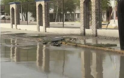 Encharcamientos y drenaje abierto generan riesgo en avenida Industrial