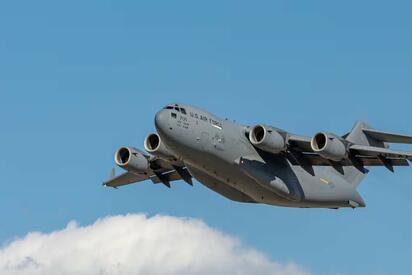 Avión de reabastecimiento de EE. UU. se estrella en Irak, rescate en curso