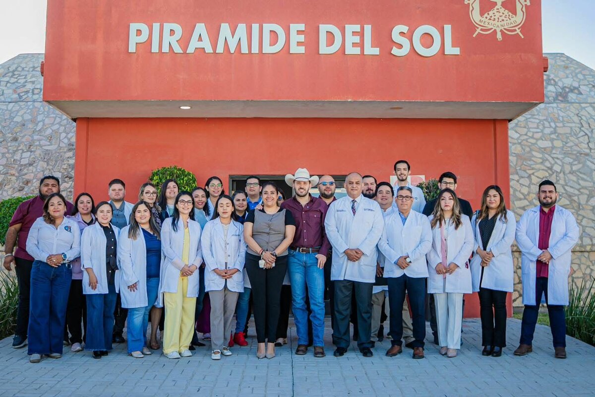 Piedras Negras incorporan 30 médicos al sistema de salud
