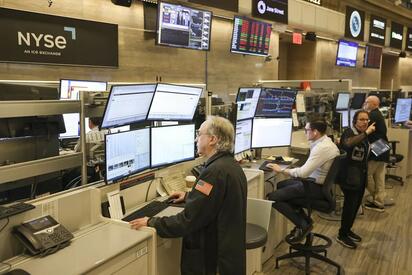 Wall Street abre al alza tras anuncio de tregua entre EU e Irán