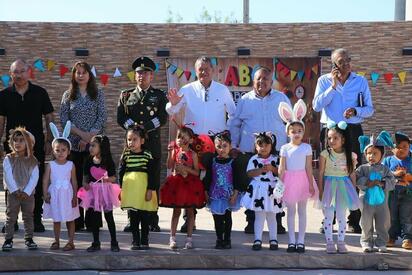 Alcalde Óscar Ríos anuncia techumbre para actividades al aire libre en escuelas