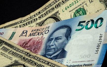 Peso mexicano se aprecia 0.98% frente al dólar tras calma en mercados