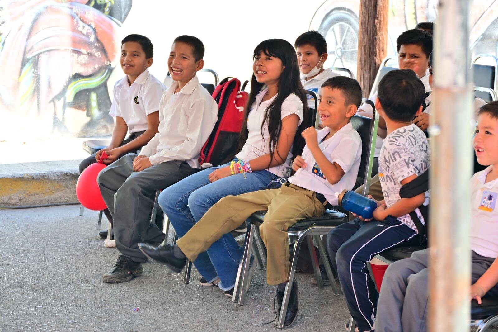 región: Gran éxito que tuvo el evento con presentaciones y actividades.