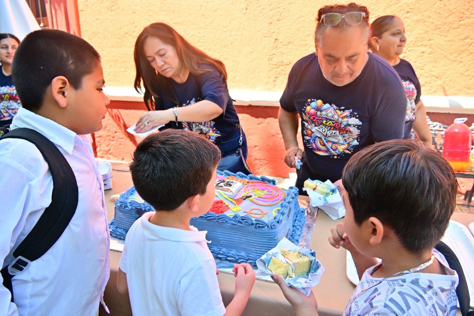 región: Gran éxito que tuvo el evento con presentaciones y actividades.