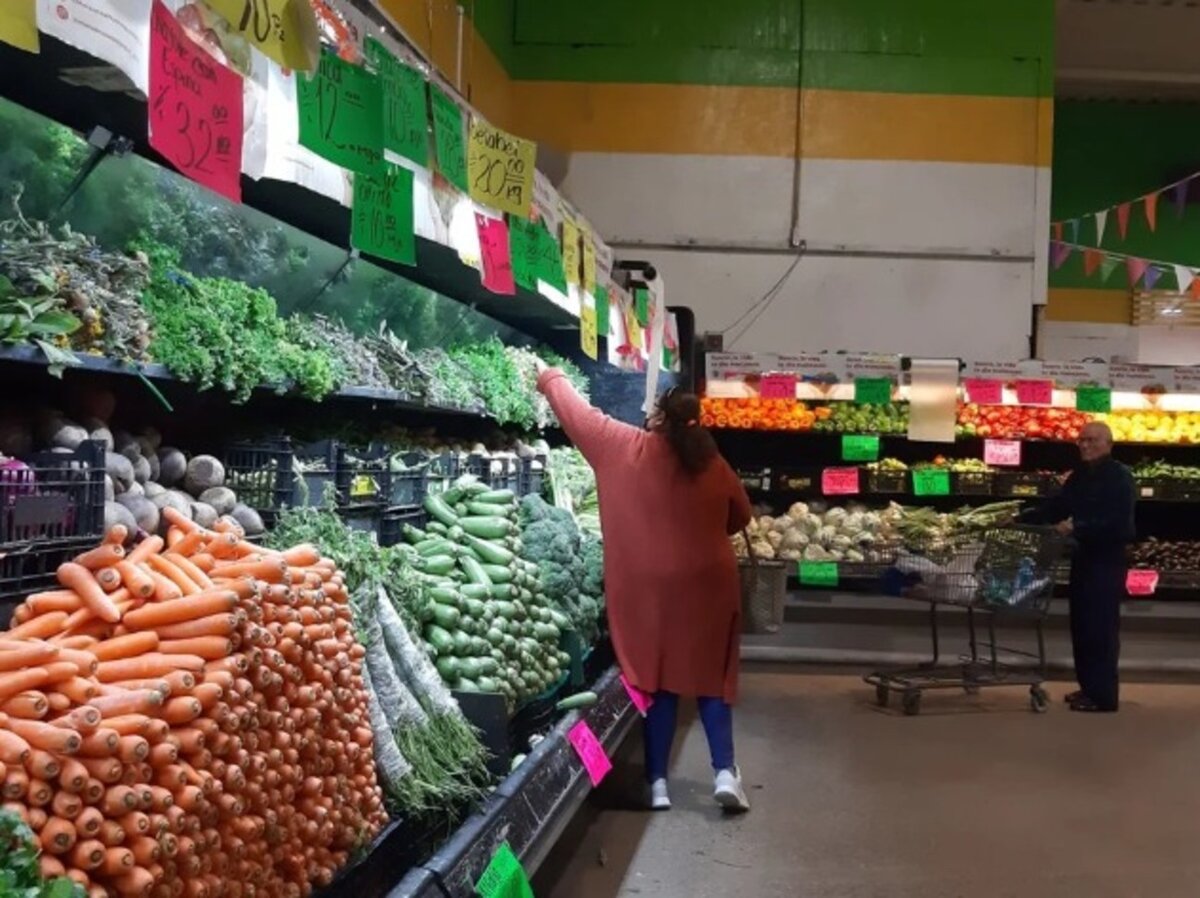 El alza en canasta básica golpea a familias y comercios locales 