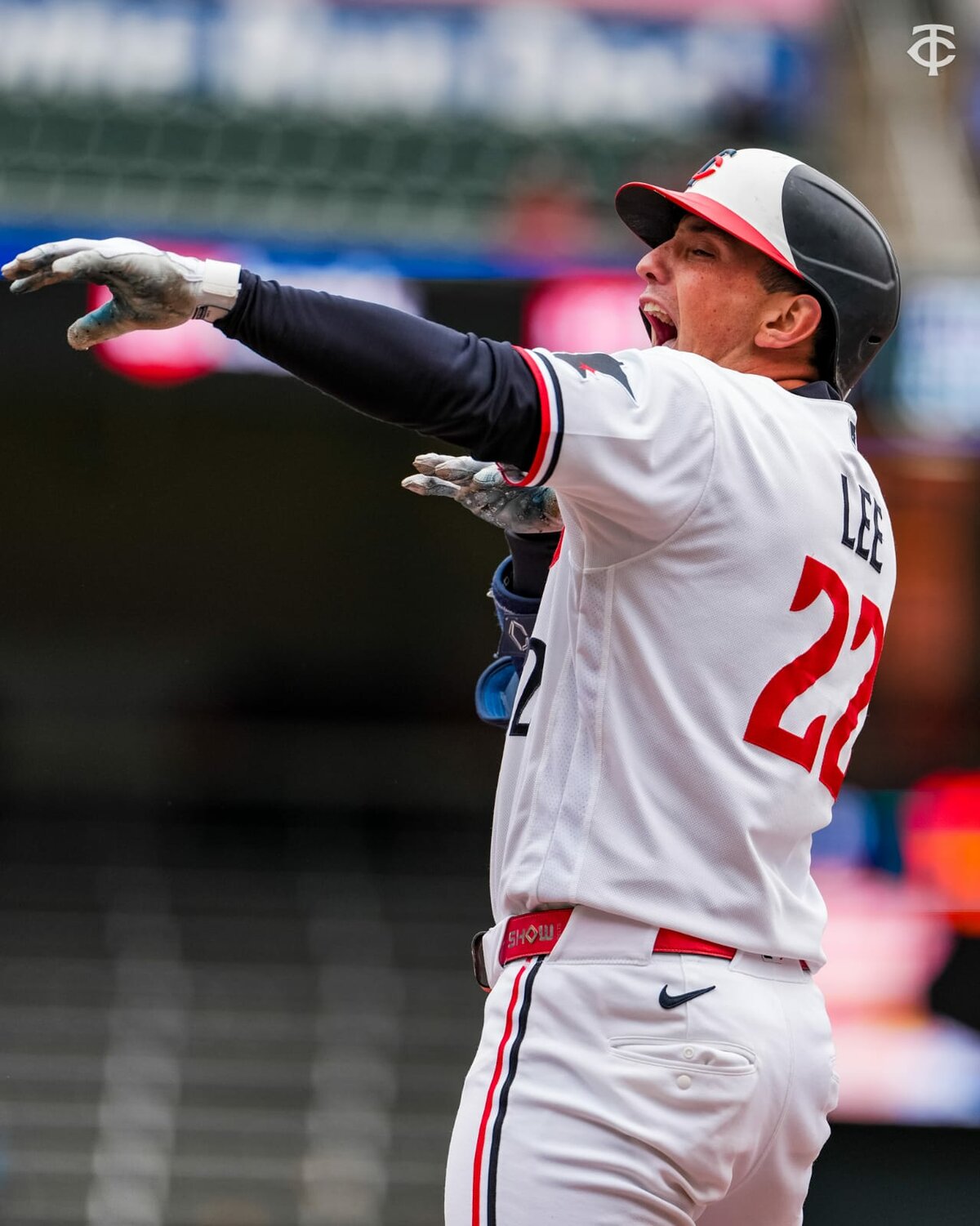 Brooks Lee remolca la victoria de Twins y barren a Tigers en cuatro juegos