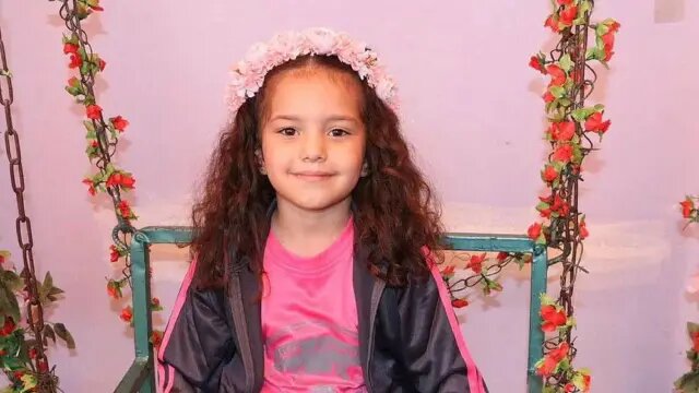 Muere niña palestina por disparo en escuela improvisada en Gaza