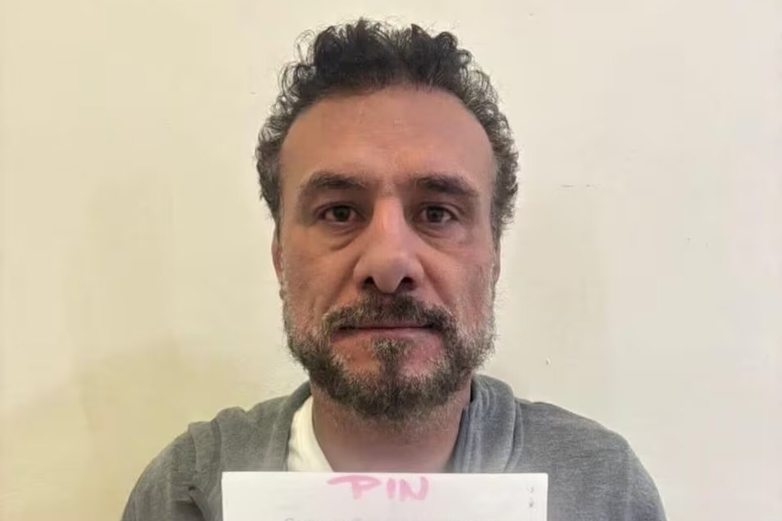 Alberto del Río queda en libertad tras acuerdo legal