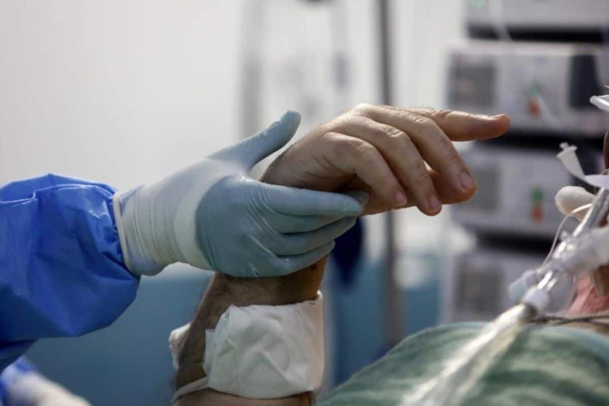 Iglesia católica critica iniciativa sobre muerte digna en Senado