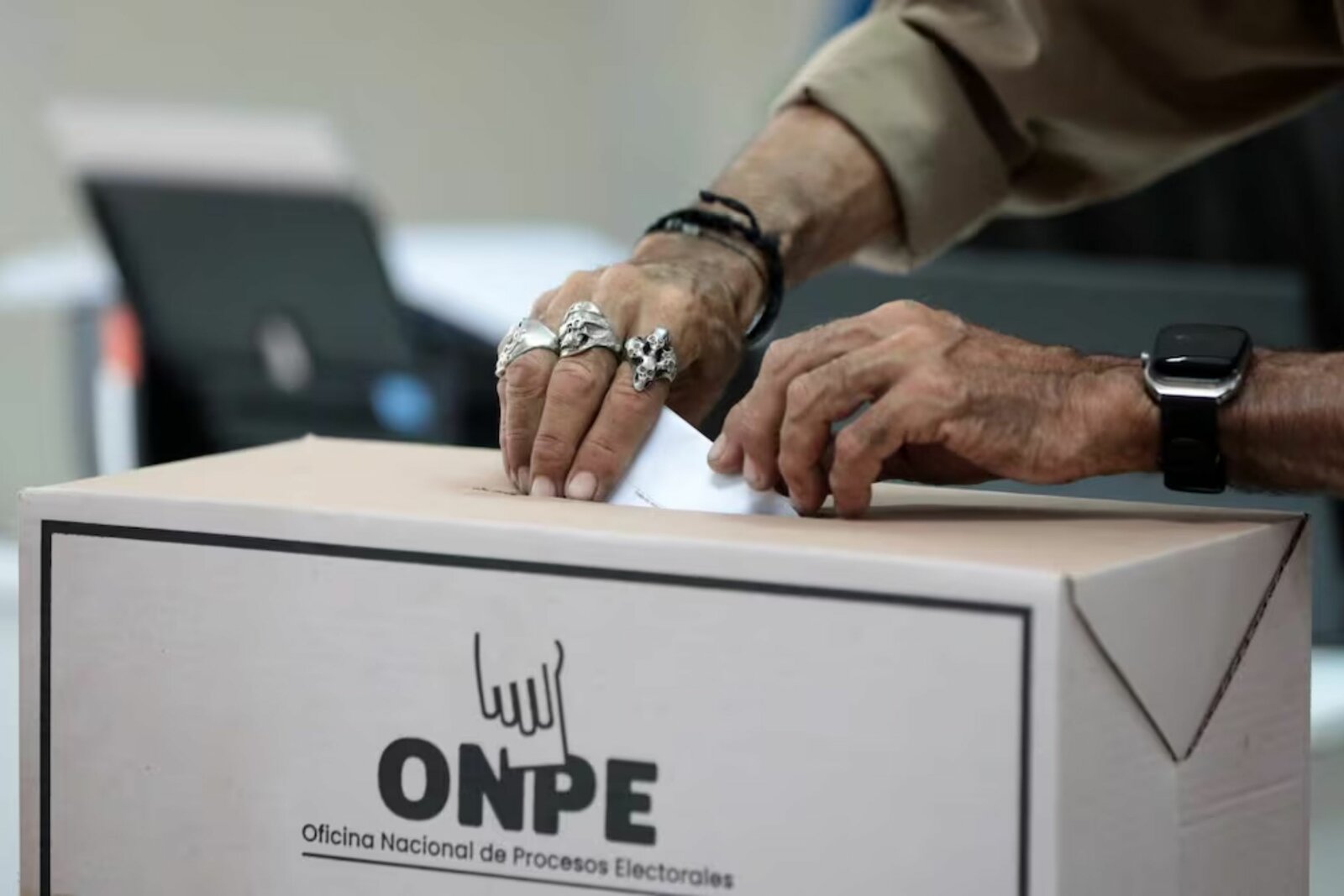 Fujimori pide ampliar votación por fallas en elecciones en Perú