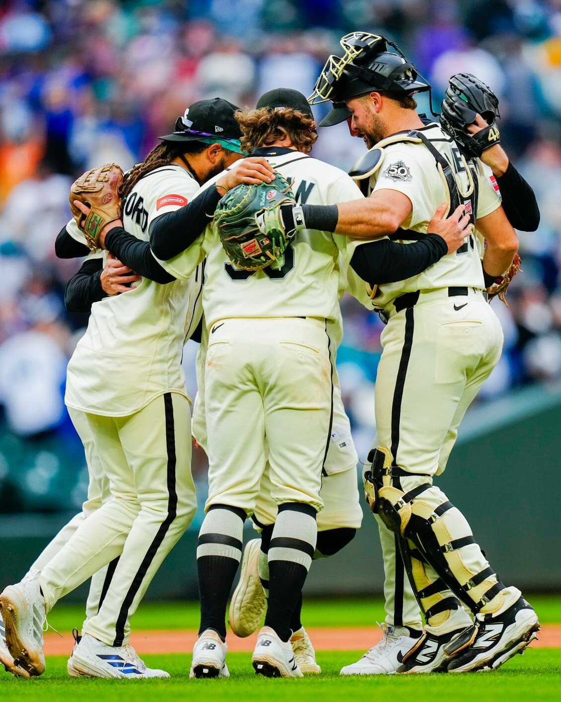 Seattle se lleva la serie ante Houston con una sólida actuación de su abridor