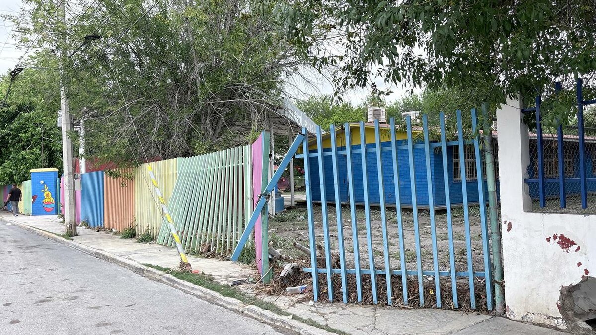 Alumnos del kínder Celestin Freinet no regresan a clases por daños en su plantel 