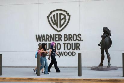 Más de 1,000 cineastas rechazan fusión Warner-Paramount